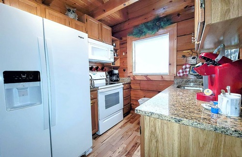 Gatlinburg - Pigeon Forge Cabina | Log Cabin de lujo con vistas espectaculares! Jacuzzi, WiFi, Grill, Pabellón Privado