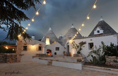 Castellana Grotte Villa | Trulli complex with pool in Puglia near town - lamabuonasera