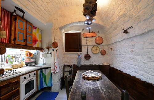 Specchiaruzzo Casa | Trulli El búho - El algarrobo