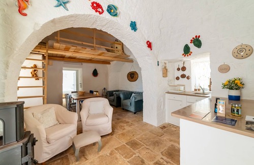 Cozzana Casa | Trullo Ape Regina - Una Habitación Casa, Capacidad 4