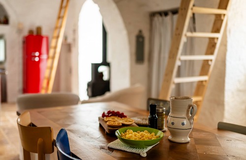 Cozzana Casa | Trullo Ape Regina - Una Habitación Casa, Capacidad 4