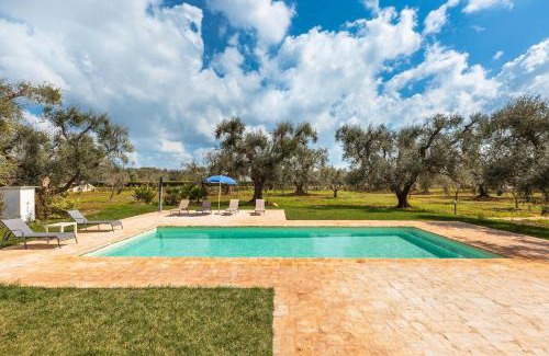 San Michele Salentino Villa | Trullo Melograno by Perle di Puglia