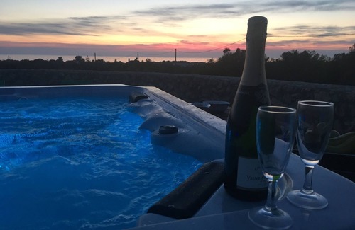 Racale Villa | TRULLO CON PISCINA VISTA AL MAR - GALLIPOLI - TORRE SUR - RECIENTEMENTE RENOVADO