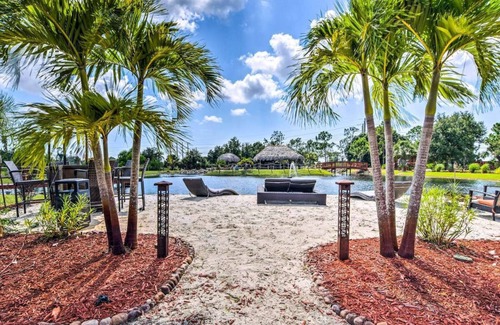 Bonita Springs Casa | ¡Verdaderamente uno de una finca amable!