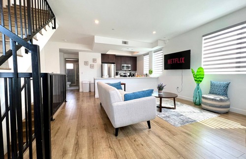 Pico-Union Casa | Truly Special LA Gem private rooftop deck VIEWS