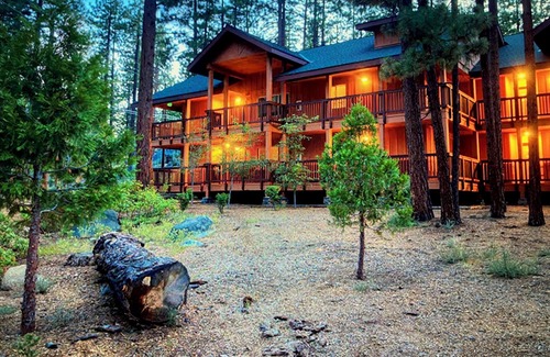 Round Hill Village Condominio | Truly the best location in South Lake Tahoe! Short walk to Nevada Beach.