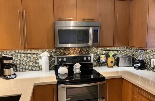 Truman Annex Casa | Truman Annex Townhome w/pool Key west