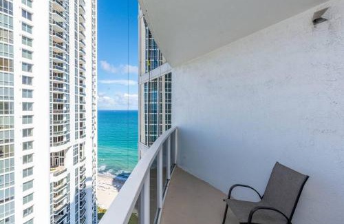 Sunny Isles Beach Apartamento | Trump International Studio Ocean & Bay View with Terrace