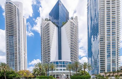 Sunny Isles Beach Apartamento | TRUMP INTL 2 BEDROOM APARTMENT 1600 Sqf Ocean and Bay View