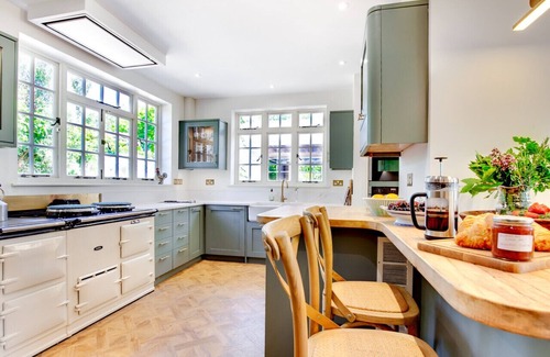 Icklesham Casa | Truncheons - Five Bedroom House, Sleeps 10