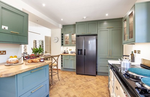 Icklesham Casa | Truncheons - Five Bedroom House, Sleeps 10