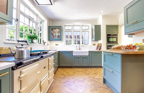 Icklesham Casa | Truncheons - Five Bedroom House, Sleeps 10