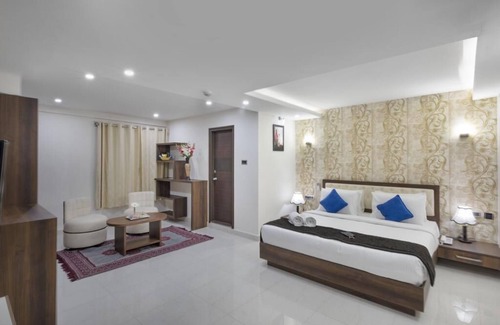 Bommasandra Hotel | TS Royal Grand - Attibele, Hosur