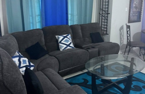Spring Village Casa | Ts Staycation - a charming 2-bedroom house with WiFi, AC in Spanish Town