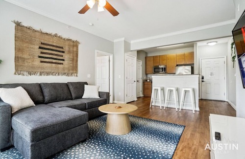 Pemberton Heights Apartamento | Extremely Comfortable King Beds in Super Cute Apt