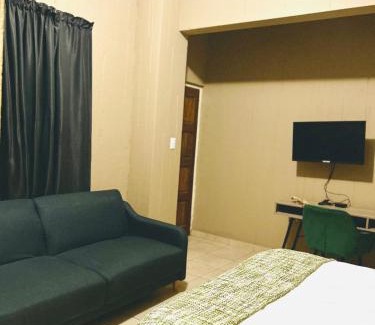 Ga-Segonyana Apartamento | Tshiamo Estate