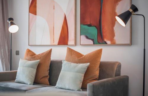 Cotos Apartamento | Tu Escapada Urbana - Plaza de Castilla III, Diseño y Localización