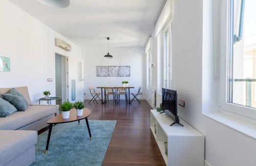 Barrio de La Latina Apartamento | Tu hogar en La Latina en Calle Tabernillas by Batuecas