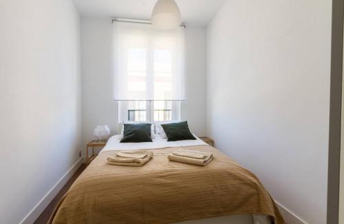 Barrio de La Latina Apartamento | Tu hogar en La Latina en Calle Tabernillas by Batuecas