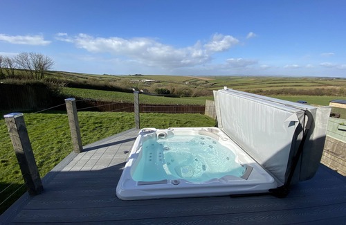 Malborough Casa | Tubbs Delight Bungalow familiar y apto para perros con bañera de hidromasaje y vistas al campo