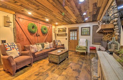 Sautee Nacoochee Casa | Tubes and Kayaks 5-Acre North Georgia Mtn Retreat