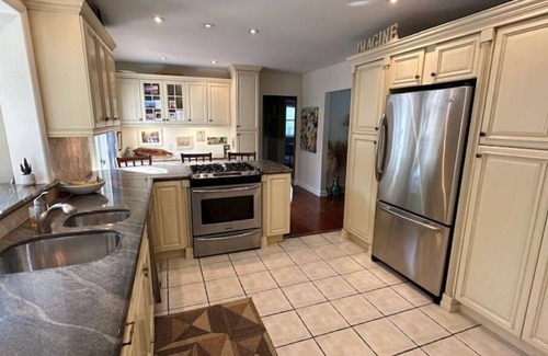 Burlington Casa | Tuck'd Inn