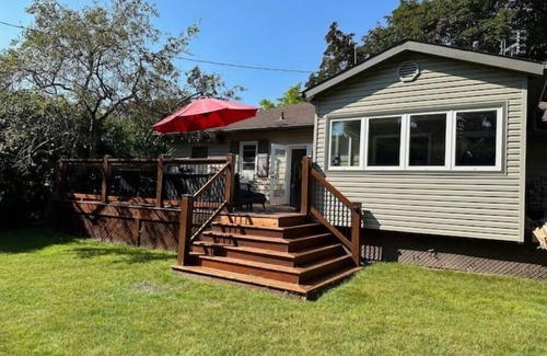 Burlington Casa | Tuck'd Inn