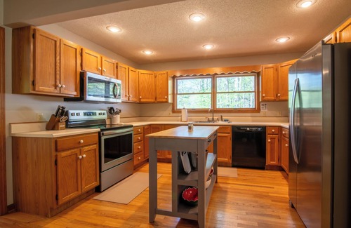 Sylva Casa | Tuckasegee Chateau - Private River Access with Rafting and Tubing!