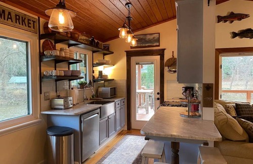 Sylva Casa | Tuckasegee River House