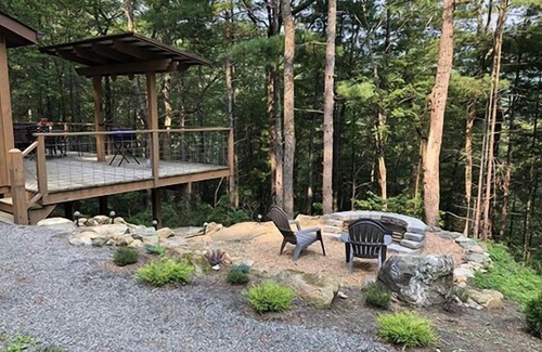 Stanardsville Cabina | Tucked Away | 1 Bed, 1 Bath