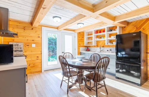 Canoe Cove Cabaña | Tucked Away Cottage located in Canoe Cove on PEI's South Shore