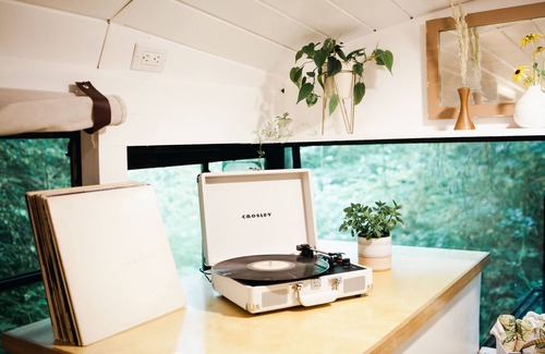 Summit Casa | Tucked Away Skoolie Experience #gloriatheskoolie
