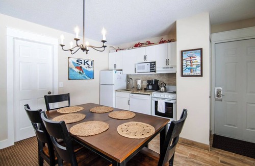 Boyne Falls Chalet De Esquí | Tucked Away: Summer Heated Pool