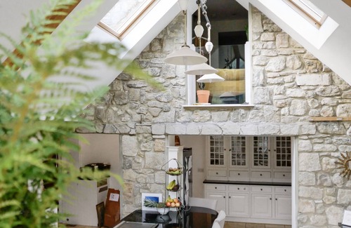 Newport Cabaña | TUCKERS FARM, pet friendly, luxury holiday cottage in Gatcombe