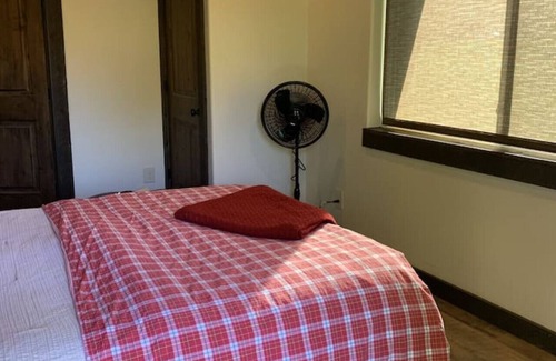 Paonia Otro | Tuckers Tack Room Private Bedroom and Bathroom