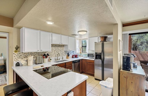 Tucson Condominio | Tucson Escapes at Sabino Cnyn King, queen, office, pets, pool, and pickle ball