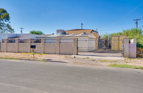 Tucson Cabaña | Tucson Rental Home w/ Zen Garden & Micro-farm!