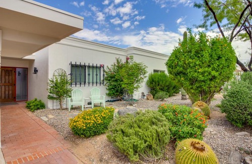 Northridge Estates Casa | Tucson Townhome with Shared Pool in 55 and Community!