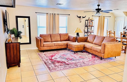 Tucson Casa | Tucson two story 4BR 2.5BA house close to airport & major attractions Sleeps 8
