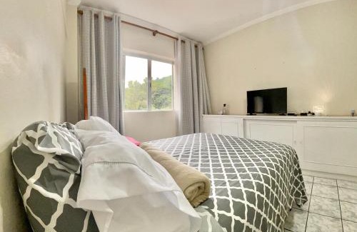 Pitangueiras Apartamento | Tudo a pé sem stress, praia, comida e Shopping