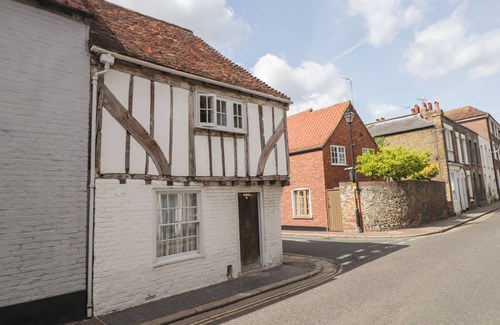 Sandwich Cabaña | Tudor Cottage