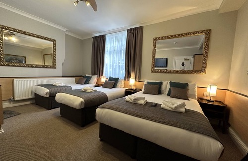 Paddington Hotel | Tudor Court Hotel