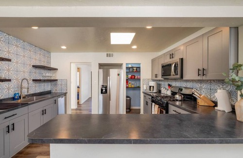 Tucson Casa | Tudor (Joel) -------