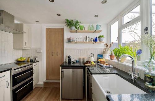 Durweston Casa | Tudor Rose Cottage