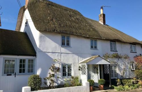 Durweston Casa | Tudor Rose Cottage