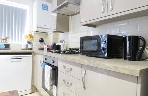 Birmingham Casa | Tudors eSuites 4 Bedroom House