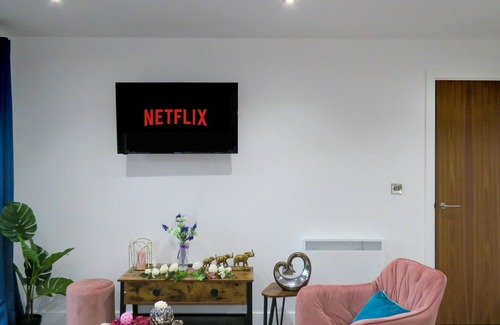 The Westside Apartamento | Tudors eSuites JQ Regency Kingsize