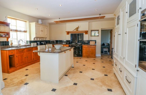 Scawton Cabaña | TUFT HOUSE, family friendly, luxury holiday cottage in Hovingham
