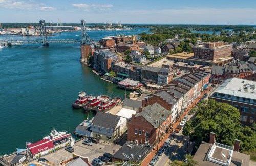 Portsmouth Apartamento | Tugboat Vista 2 Bedroom Downtown Portsmouth