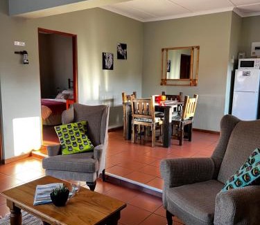 Oudtshoorn Apartamento | Tuinhuis